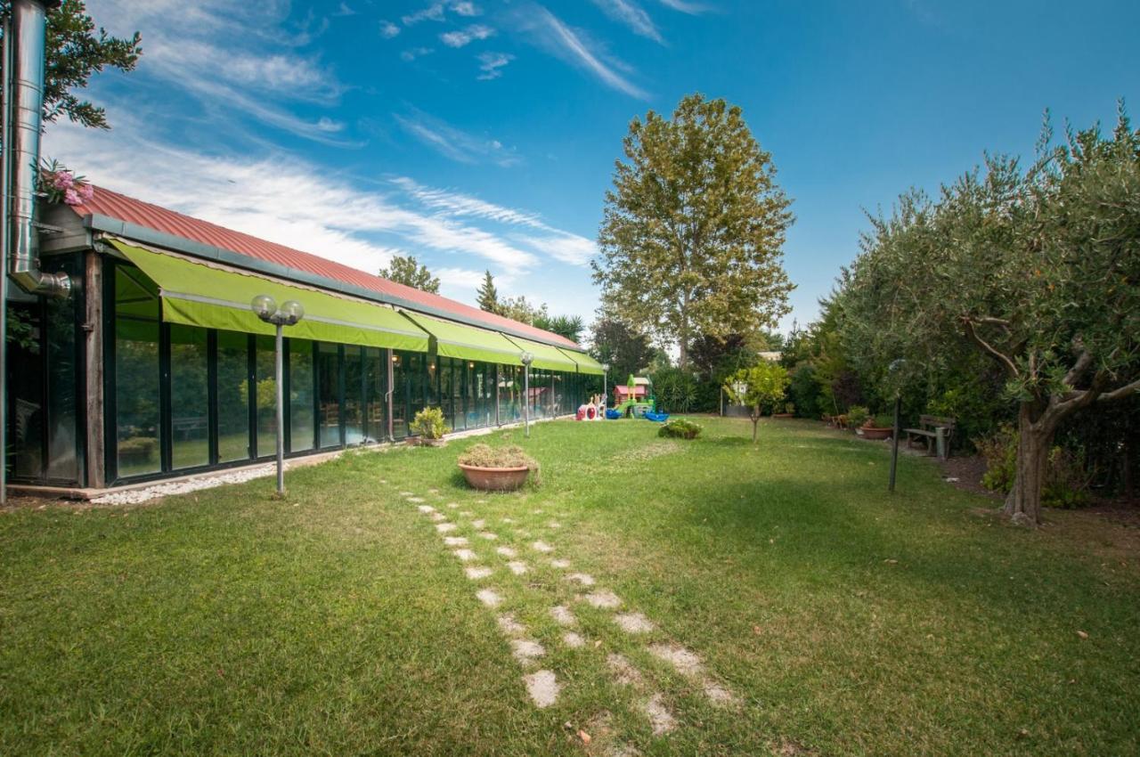 La Vecchia Fattoria 호텔 로레토 외부 사진