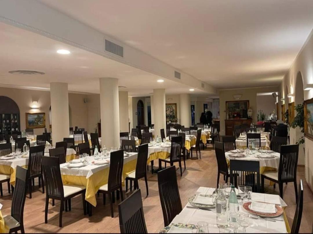 La Vecchia Fattoria 호텔 로레토 외부 사진