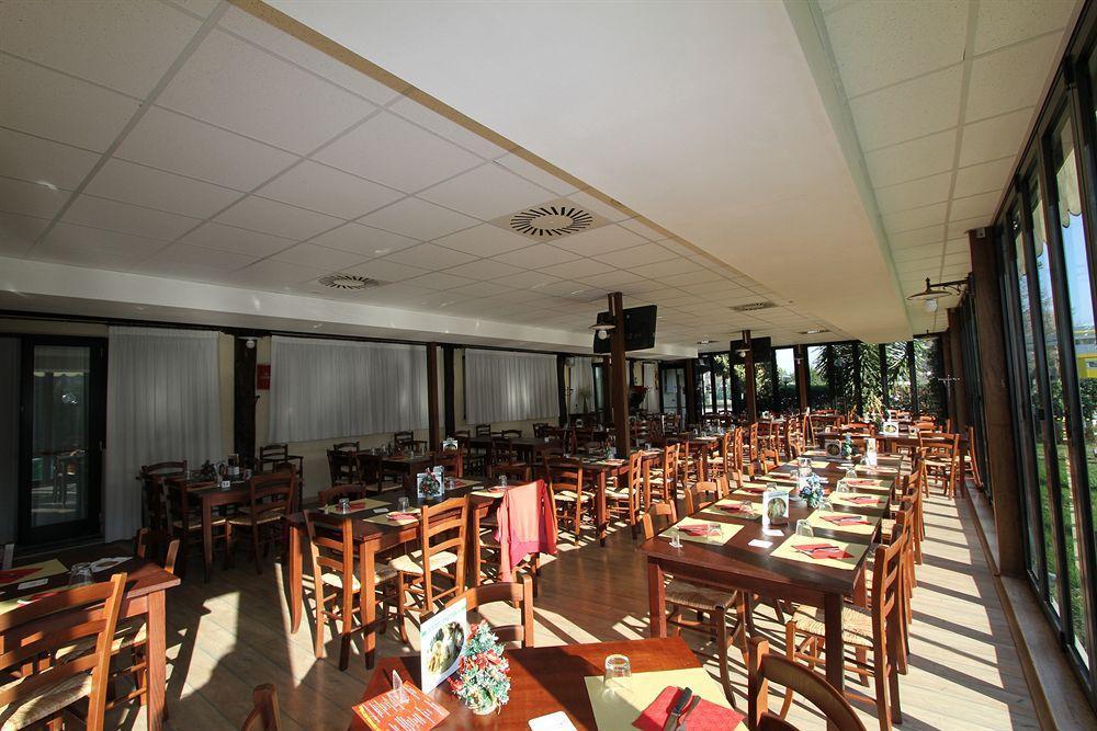 La Vecchia Fattoria 호텔 로레토 외부 사진