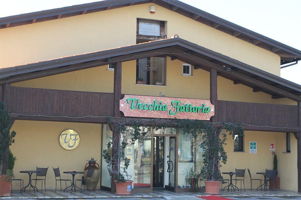 La Vecchia Fattoria 호텔 로레토 외부 사진